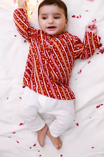 Red bandhani printed cotton kurta pyjama set for boys