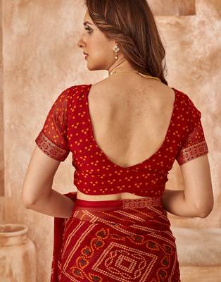 Maroon bandhani printed chiffon saree with unstitched blouse 4