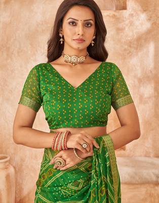 Green bandhani printed chiffon saree with unstitched blouse 3
