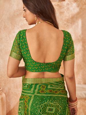 Green bandhani printed chiffon saree with unstitched blouse 4