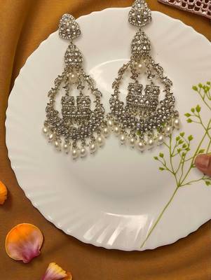 Multicolour deginer party wear earrings for woman 4