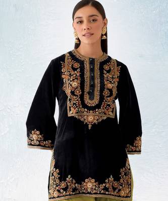 Black embroidered velvet patiyala suit 2