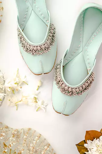 Mint green solid leather juttis