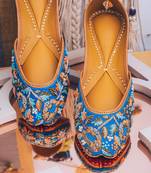 Blue embroidered leather juttis