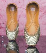 Silver embroidered leather juttis