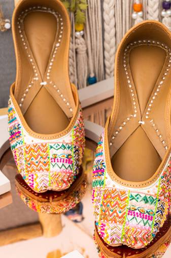 Multicolor embroidered leather juttis
