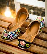 Black embroidered leather juttis
