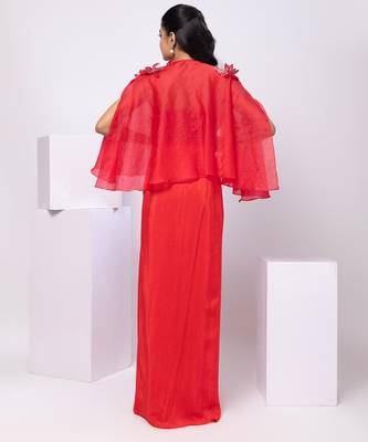 Red embroidered crepe cape set 3