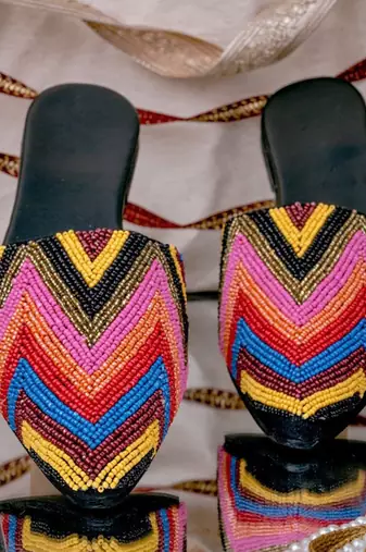 Multicolor embroidered leather mules