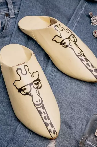 Yellow printed leather mules