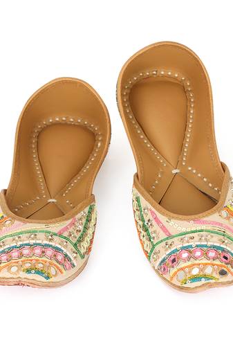 Multicolor embroidered leather juttis