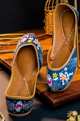 Navy blue embroidered leather juttis