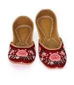 Maroon embroidered leather juttis