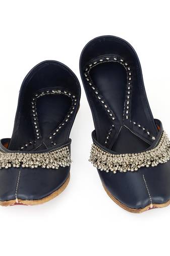 Dark blue embroidered leather juttis