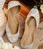 White embroidered leather juttis