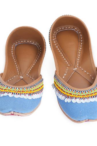 Blue embroidered leather juttis