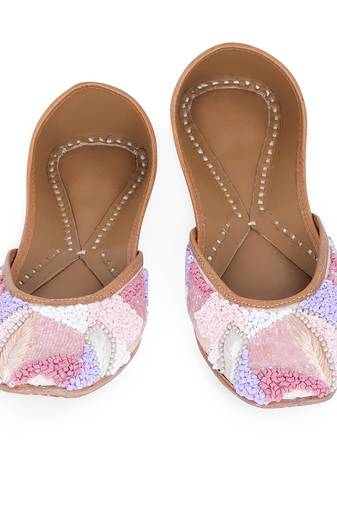 Pink embroidered leather juttis