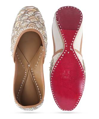 Gold embroidered leather juttis 2