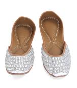 Silver embroidered leather juttis