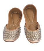 Gold embroidered leather juttis