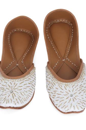 White embroidered leather juttis