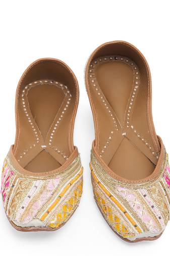 Multicolor embroidered leather juttis