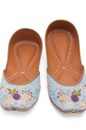 Blue embroidered leather juttis