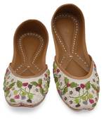 White embroidered leather juttis