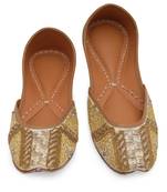 Gold embroidered leather juttis