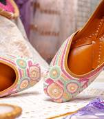 Multicolor embroidered leather juttis