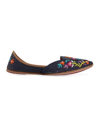 Blue embroidered leather juttis 3