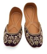 Burgundy embroidered leather juttis
