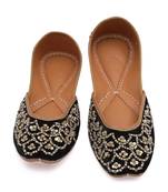 Black embroidered leather juttis