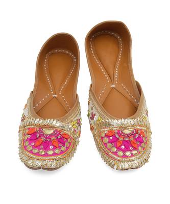 Multicolor embroidered leather juttis 1