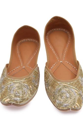 Gold embroidered leather juttis