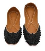 Black embroidered leather juttis