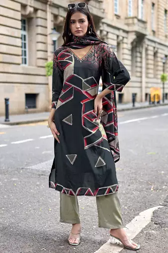 Women Embroidered Regular Kurta With Trousers & With Dupatta