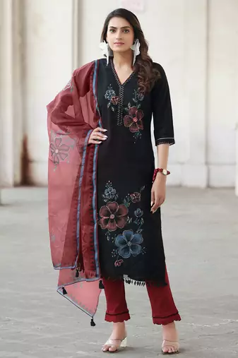 Women Embroidered Regular Kurta With Trousers & With Dupatta