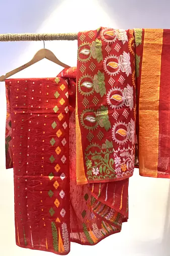 Jamdani hand woven saree with blouse