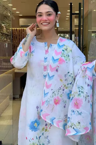 White Floral Printed Linen Kurta Set with Pastel Dupatta