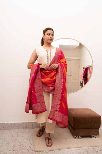 Self woven muslin suit  set