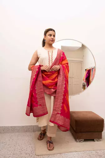 Self woven muslin suit  set