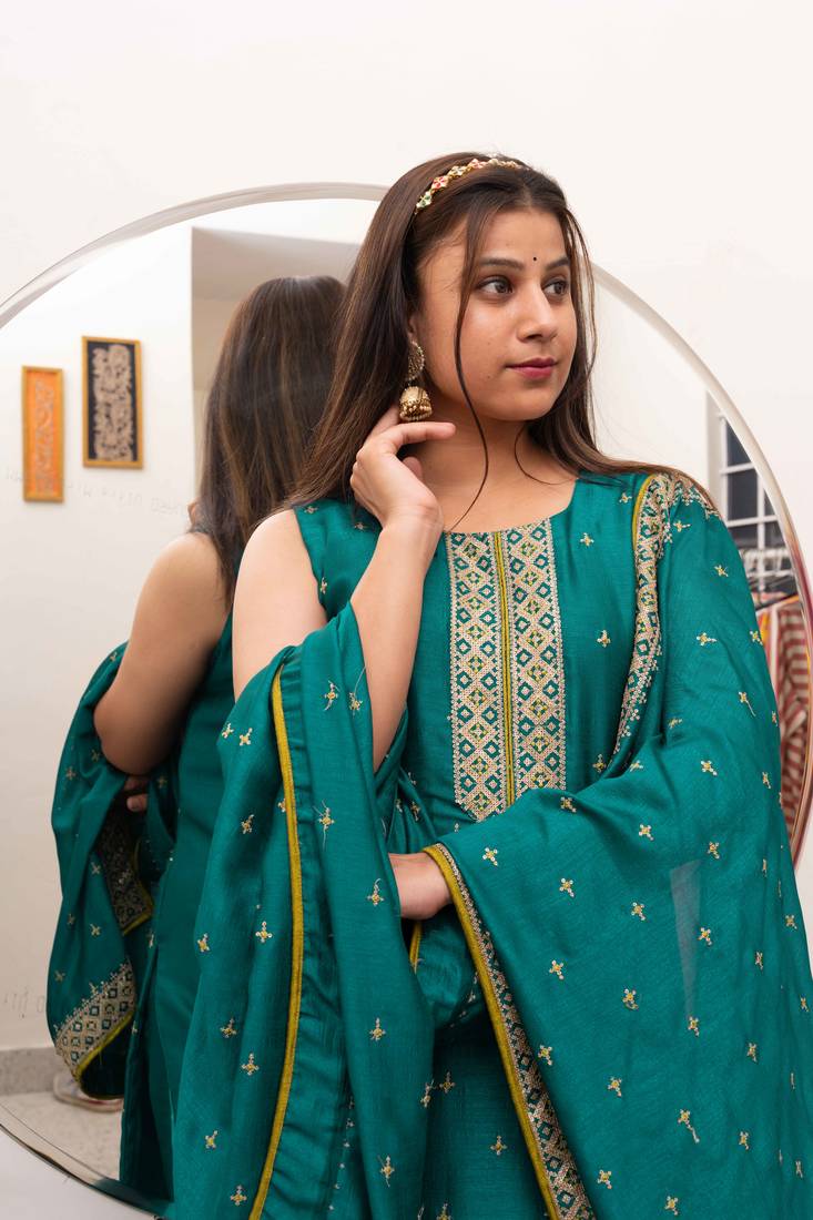 Green silk blend suit set