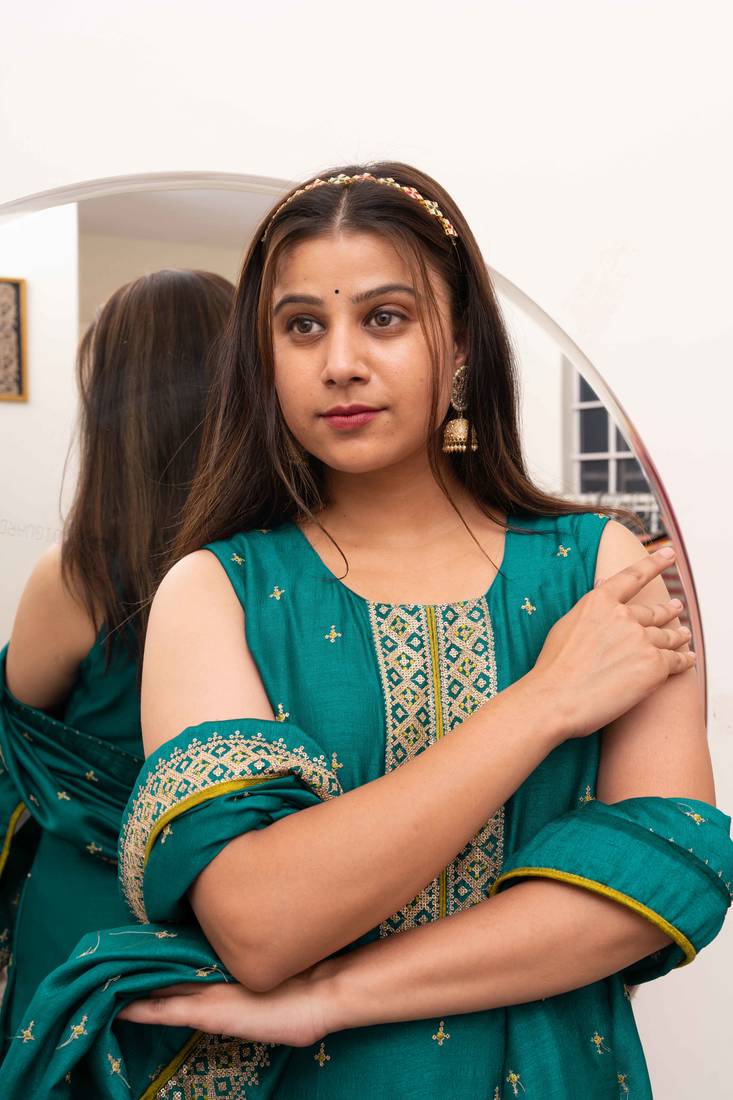 Green silk blend suit set