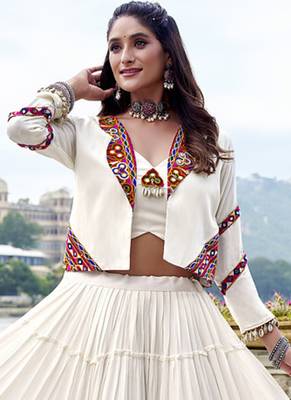 white Gamthi Mirror Work & Kodi Lace Chaniya Choli 1