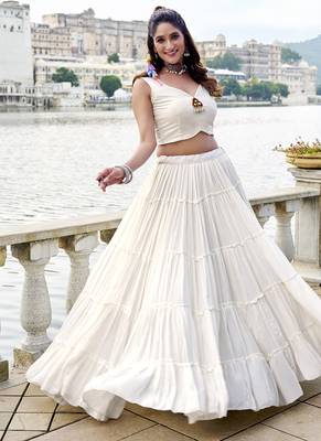 white Gamthi Mirror Work & Kodi Lace Chaniya Choli 4