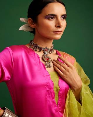 Rani pink embroidered satin kurta set 3