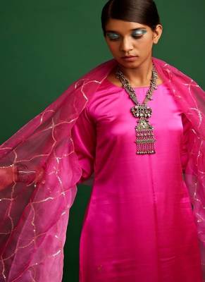 Rani pink embroidered satin kurta set 2