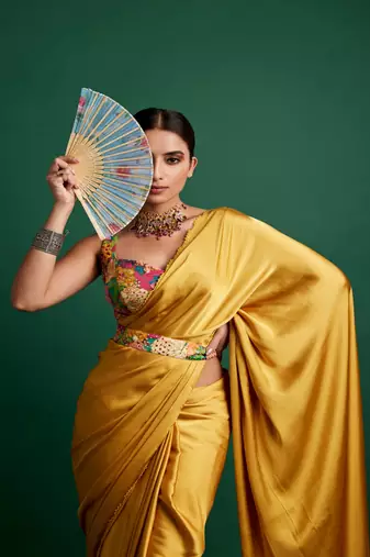 Mustard plain silk saree with belt