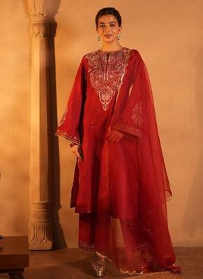 Red lawn embroidered co-ord set 3